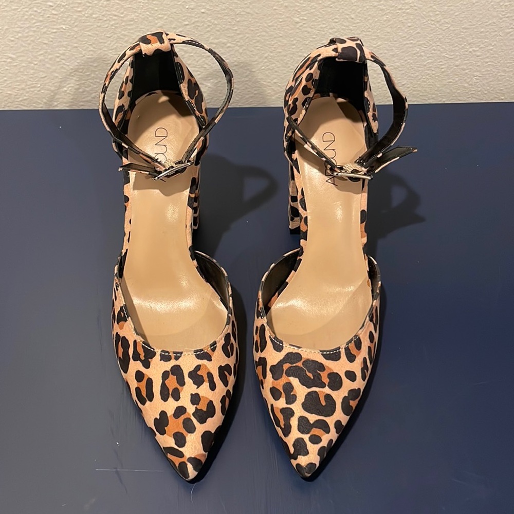 Leopard point tip toe heels